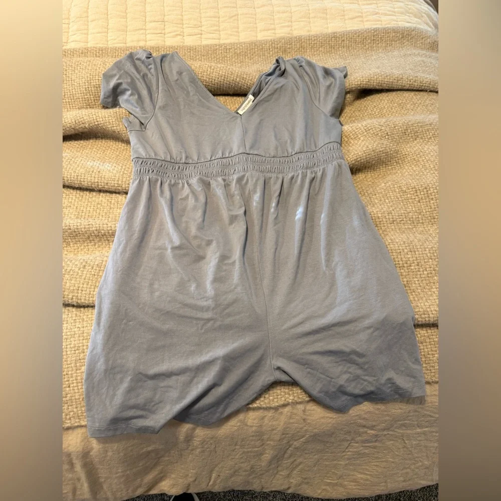 Ingrid & Isabel Gray Maternity  Romper - Picture 2 of 7